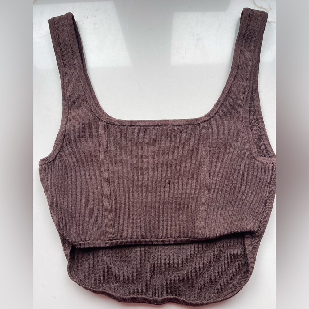 Aritzia Babton crop top - Picture 2 of 3